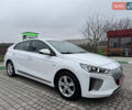 Білий Хендай Ioniq, об'ємом двигуна 0 л та пробігом 102 тис. км за 12200 $, фото 3 на Automoto.ua