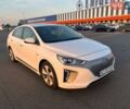 Белый Хендай Ioniq, объемом двигателя 0 л и пробегом 74 тыс. км за 15900 $, фото 1 на Automoto.ua