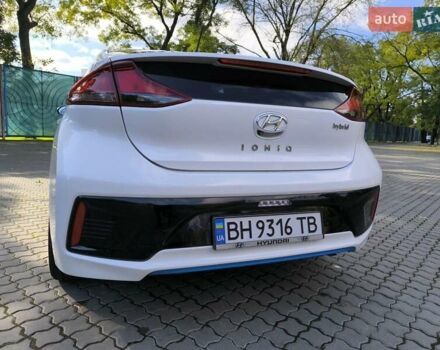 Хендай Ioniq 2017 в Одессе на Automoto.ua Белый Хендай Ioniq, объемом двигателя 1.6 л и пробегом 92 тыс. км за 12888 $, фото 41 на Automoto.ua