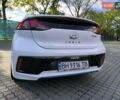 Хендай Ioniq 2017 в Одессе на Automoto.ua Белый Хендай Ioniq, объемом двигателя 1.6 л и пробегом 92 тыс. км за 12888 $, фото 41 на Automoto.ua