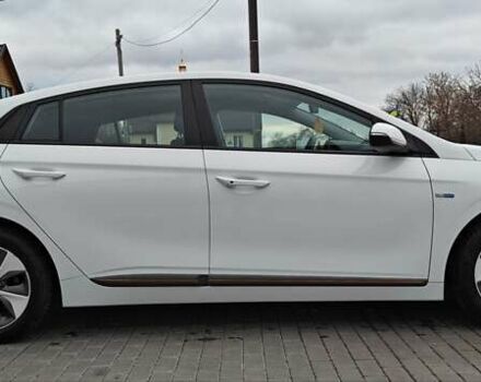 Білий Хендай Ioniq, об'ємом двигуна 0 л та пробігом 163 тис. км за 11500 $, фото 11 на Automoto.ua