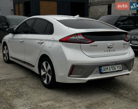 Белый Хендай Ioniq, объемом двигателя 0 л и пробегом 118 тыс. км за 10750 $, фото 1 на Automoto.ua