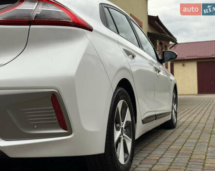 Білий Хендай Ioniq, об'ємом двигуна 0 л та пробігом 117 тис. км за 11900 $, фото 16 на Automoto.ua