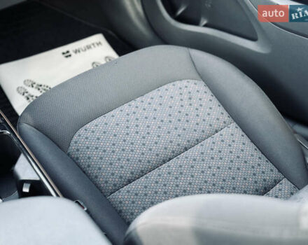 Белый Хендай Ioniq, объемом двигателя 0 л и пробегом 186 тыс. км за 12500 $, фото 36 на Automoto.ua