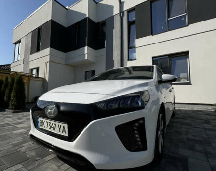 Белый Хендай Ioniq, объемом двигателя 0 л и пробегом 150 тыс. км за 11900 $, фото 19 на Automoto.ua