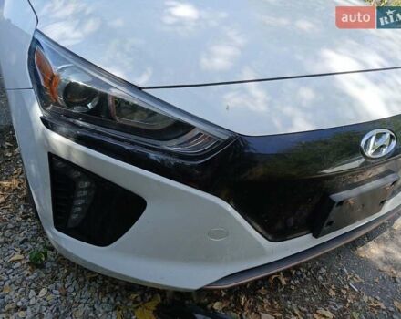 Білий Хендай Ioniq, об'ємом двигуна 0 л та пробігом 200 тис. км за 11500 $, фото 6 на Automoto.ua