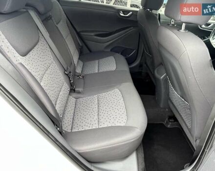 Білий Хендай Ioniq, об'ємом двигуна 0 л та пробігом 96 тис. км за 12599 $, фото 16 на Automoto.ua