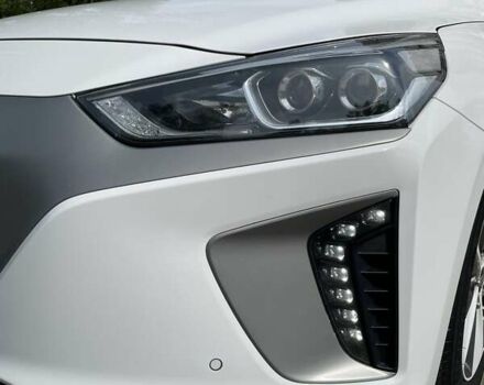 Белый Хендай Ioniq, объемом двигателя 0 л и пробегом 102 тыс. км за 13000 $, фото 40 на Automoto.ua