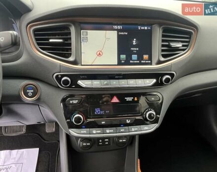 Білий Хендай Ioniq, об'ємом двигуна 0 л та пробігом 96 тис. км за 12599 $, фото 12 на Automoto.ua