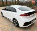 Белый Хендай Ioniq, объемом двигателя 1.58 л и пробегом 164 тыс. км за 14300 $, фото 8 на Automoto.ua