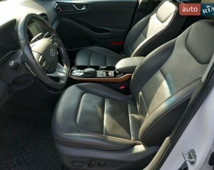 Білий Хендай Ioniq, об'ємом двигуна 0 л та пробігом 105 тис. км за 13700 $, фото 23 на Automoto.ua