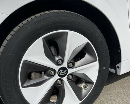 Белый Хендай Ioniq, объемом двигателя 0 л и пробегом 102 тыс. км за 13000 $, фото 39 на Automoto.ua