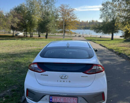 Білий Хендай Ioniq, об'ємом двигуна 0 л та пробігом 118 тис. км за 12999 $, фото 5 на Automoto.ua