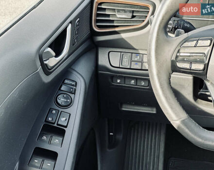 Белый Хендай Ioniq, объемом двигателя 0 л и пробегом 186 тыс. км за 12500 $, фото 48 на Automoto.ua