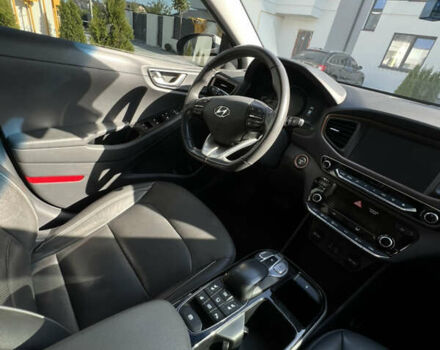 Белый Хендай Ioniq, объемом двигателя 0 л и пробегом 150 тыс. км за 11900 $, фото 14 на Automoto.ua