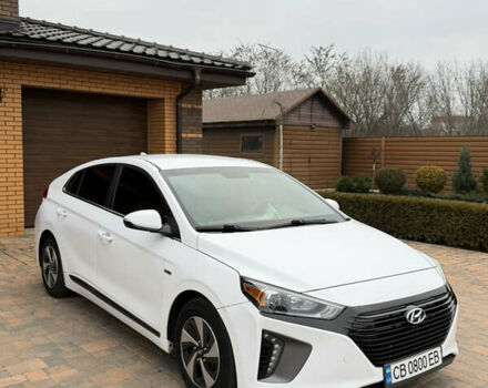 Белый Хендай Ioniq, объемом двигателя 1.58 л и пробегом 164 тыс. км за 14300 $, фото 2 на Automoto.ua