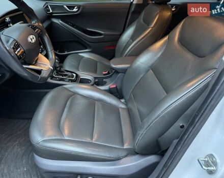 Білий Хендай Ioniq, об'ємом двигуна 1.58 л та пробігом 144 тис. км за 14500 $, фото 13 на Automoto.ua