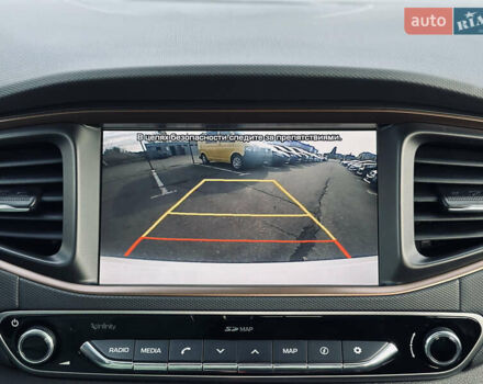 Белый Хендай Ioniq, объемом двигателя 0 л и пробегом 186 тыс. км за 12500 $, фото 58 на Automoto.ua