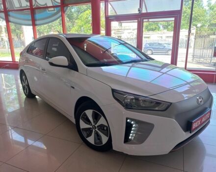 Білий Хендай Ioniq, об'ємом двигуна 0 л та пробігом 6 тис. км за 13500 $, фото 5 на Automoto.ua