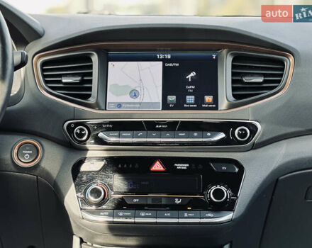 Белый Хендай Ioniq, объемом двигателя 0 л и пробегом 186 тыс. км за 12500 $, фото 47 на Automoto.ua