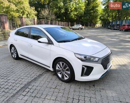 Хендай Ioniq 2017 в Одессе на Automoto.ua Белый Хендай Ioniq, объемом двигателя 1.6 л и пробегом 92 тыс. км за 12888 $, фото 17 на Automoto.ua