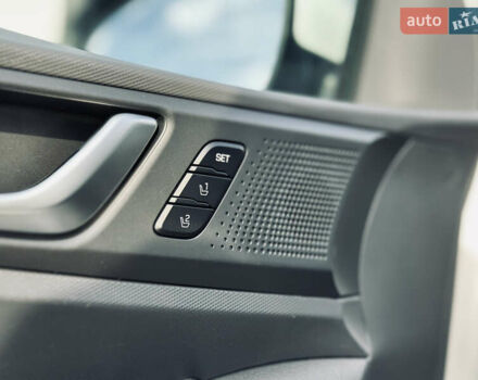 Белый Хендай Ioniq, объемом двигателя 0 л и пробегом 186 тыс. км за 12500 $, фото 26 на Automoto.ua