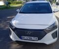 Белый Хендай Ioniq, объемом двигателя 1.58 л и пробегом 307 тыс. км за 13000 $, фото 1 на Automoto.ua