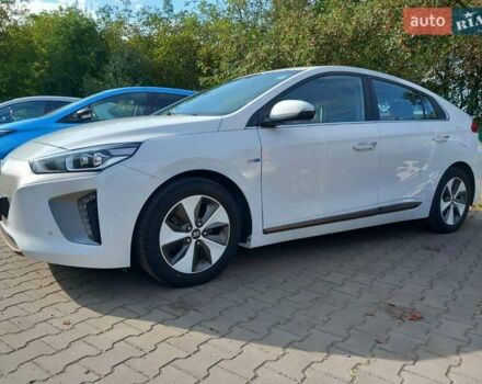 Білий Хендай Ioniq, об'ємом двигуна 0 л та пробігом 105 тис. км за 13700 $, фото 2 на Automoto.ua
