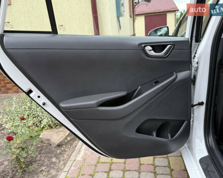 Білий Хендай Ioniq, об'ємом двигуна 0 л та пробігом 117 тис. км за 11900 $, фото 30 на Automoto.ua