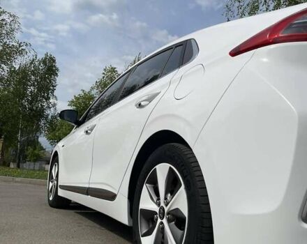 Белый Хендай Ioniq, объемом двигателя 0 л и пробегом 102 тыс. км за 13000 $, фото 26 на Automoto.ua