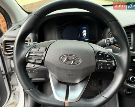 Білий Хендай Ioniq, об'ємом двигуна 0 л та пробігом 117 тис. км за 11900 $, фото 22 на Automoto.ua