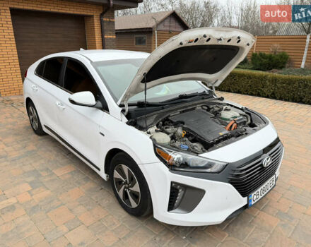 Белый Хендай Ioniq, объемом двигателя 1.58 л и пробегом 164 тыс. км за 14300 $, фото 17 на Automoto.ua