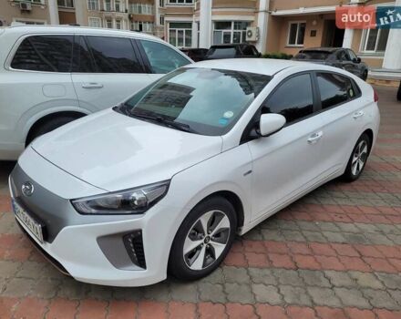 Білий Хендай Ioniq, об'ємом двигуна 0 л та пробігом 71 тис. км за 12200 $, фото 9 на Automoto.ua
