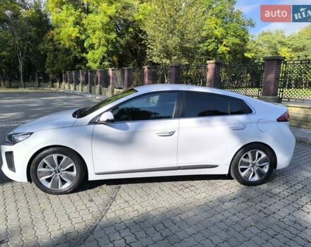 Хендай Ioniq 2017 в Одессе на Automoto.ua Белый Хендай Ioniq, объемом двигателя 1.6 л и пробегом 92 тыс. км за 12888 $, фото 33 на Automoto.ua