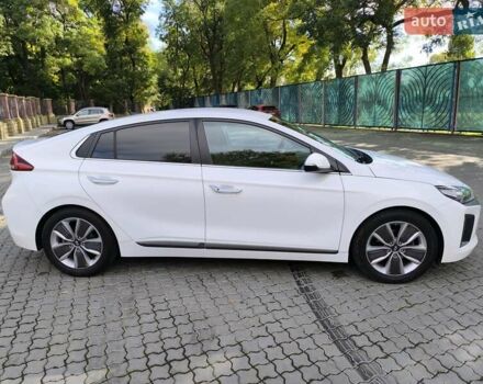 Хендай Ioniq 2017 в Одессе на Automoto.ua Белый Хендай Ioniq, объемом двигателя 1.6 л и пробегом 92 тыс. км за 12888 $, фото 14 на Automoto.ua
