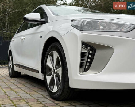 Білий Хендай Ioniq, об'ємом двигуна 0 л та пробігом 117 тис. км за 11900 $, фото 10 на Automoto.ua