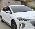 Белый Хендай Ioniq, объемом двигателя 0 л и пробегом 142 тыс. км за 13300 $, фото 12 на Automoto.ua