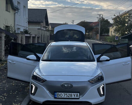 Белый Хендай Ioniq, объемом двигателя 0 л и пробегом 91 тыс. км за 12300 $, фото 12 на Automoto.ua