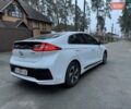Білий Хендай Ioniq, об'ємом двигуна 1.58 л та пробігом 144 тис. км за 14500 $, фото 3 на Automoto.ua