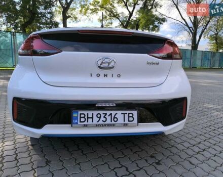 Хендай Ioniq 2017 в Одессе на Automoto.ua Белый Хендай Ioniq, объемом двигателя 1.6 л и пробегом 92 тыс. км за 12888 $, фото 44 на Automoto.ua
