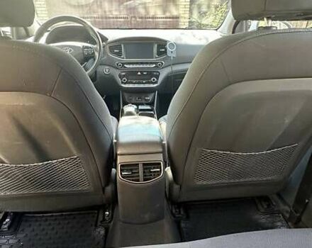 Белый Хендай Ioniq, объемом двигателя 0 л и пробегом 182 тыс. км за 11100 $, фото 28 на Automoto.ua