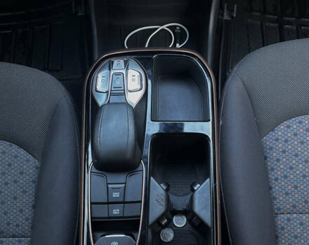 Белый Хендай Ioniq, объемом двигателя 0 л и пробегом 91 тыс. км за 12300 $, фото 9 на Automoto.ua