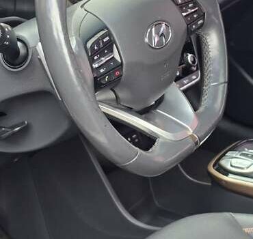 Хендай Ioniq 2017 в Кривом Роге на Automoto.ua Белый Хендай Ioniq, объемом двигателя 0 л и пробегом 69 тыс. км за 15900 $, фото 19 на Automoto.ua