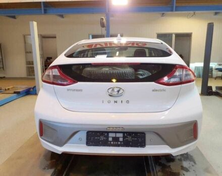 Білий Хендай Ioniq, об'ємом двигуна 0 л та пробігом 132 тис. км за 12300 $, фото 4 на Automoto.ua