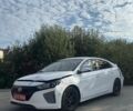 Белый Хендай Ioniq, объемом двигателя 1.6 л и пробегом 133 тыс. км за 7999 $, фото 1 на Automoto.ua