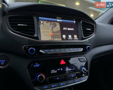 Білий Хендай Ioniq, об'ємом двигуна 0 л та пробігом 102 тис. км за 12200 $, фото 15 на Automoto.ua