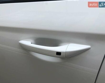 Белый Хендай Ioniq, объемом двигателя 0 л и пробегом 94 тыс. км за 18999 $, фото 20 на Automoto.ua