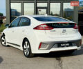 Белый Хендай Ioniq, объемом двигателя 0 л и пробегом 186 тыс. км за 12500 $, фото 3 на Automoto.ua
