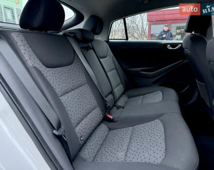Білий Хендай Ioniq, об'ємом двигуна 0 л та пробігом 102 тис. км за 12200 $, фото 10 на Automoto.ua