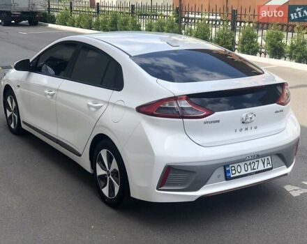 Белый Хендай Ioniq, объемом двигателя 0 л и пробегом 94 тыс. км за 18999 $, фото 24 на Automoto.ua
